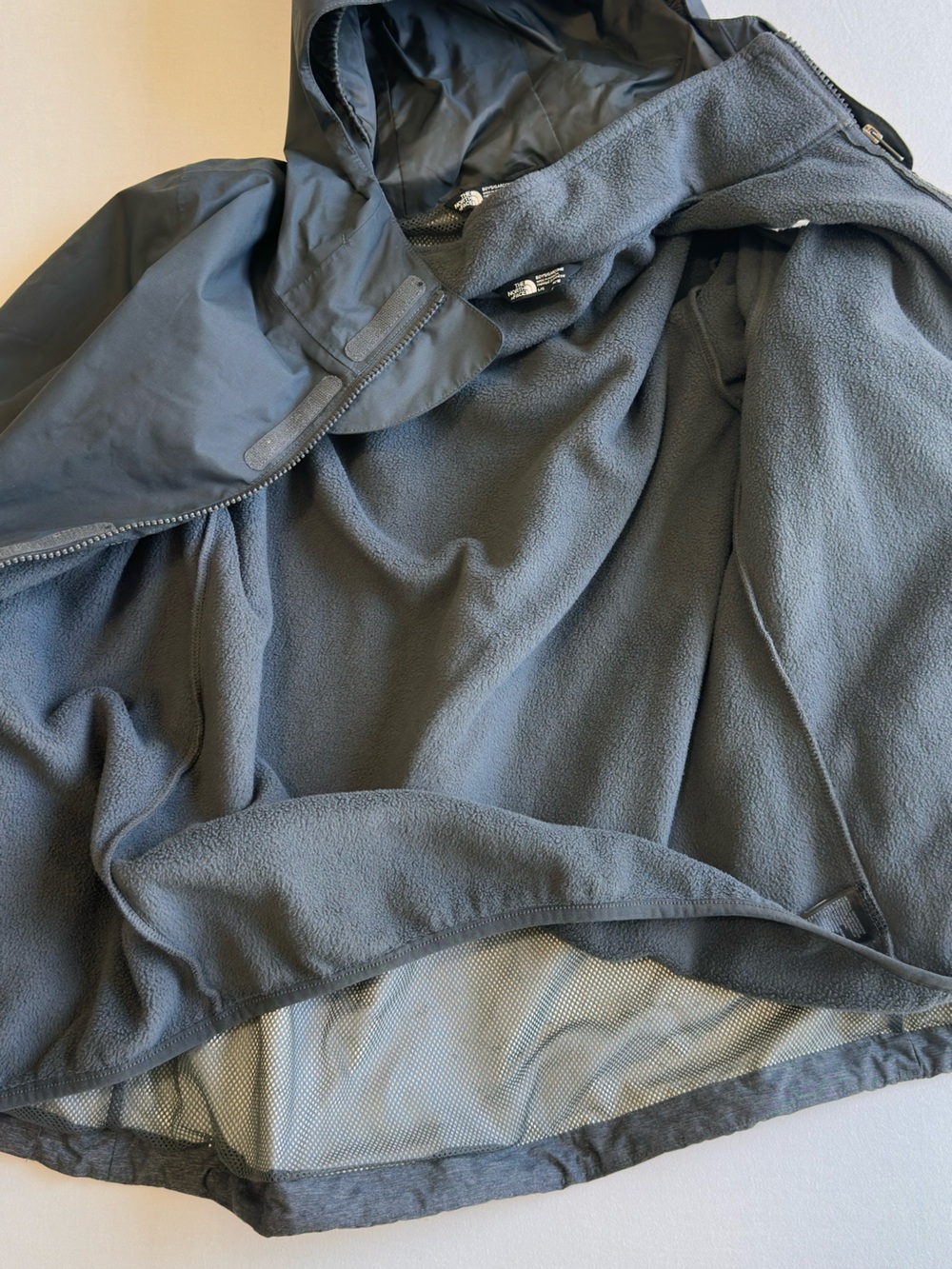 The North Face 2 Layer Zip Up Jacket - Picture 3 of 3